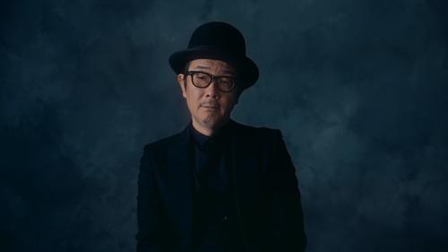 美空ひばりさんの新曲「あれから」のメモリアル映像に出演するリリー・フランキー
