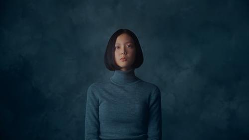 美空ひばりさんの新曲「あれから」のメモリアル映像に出演する中島セナ