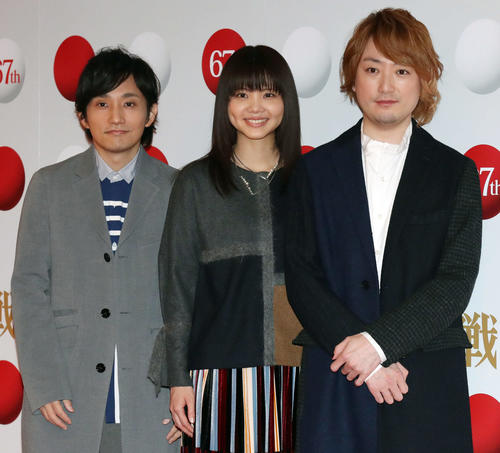 いきものがかりの吉岡聖恵（中央）、水野良樹（左）、山下穂尊
