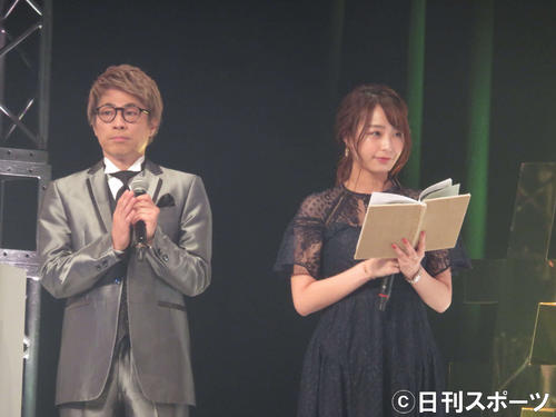 「＃ツイッタートレンド大賞2019」の司会を務める田村淳（左）と宇垣美里