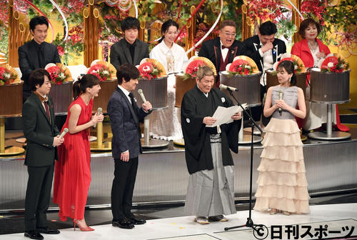 ステージに登場し爆笑を誘ったビートたけし（撮影・横山健太）