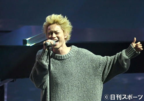 「まちがいさがし」を熱唱する菅田将暉（撮影・横山健太）
