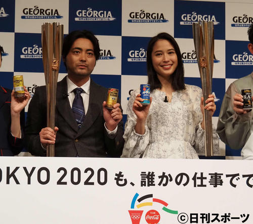 「2020年春ジョージアブランド戦略発表会」に出席した山田孝之（左）と広瀬アリス（撮影・遠藤尚子）