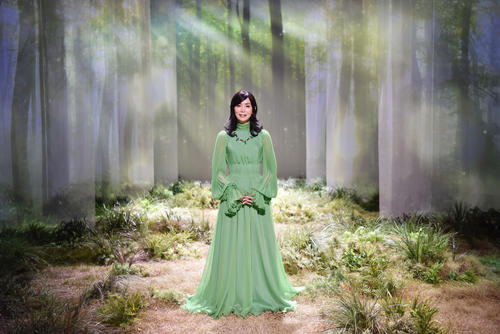 第70回NHK紅白歌合戦　「いのうちの歌」を熱唱する竹内まりや