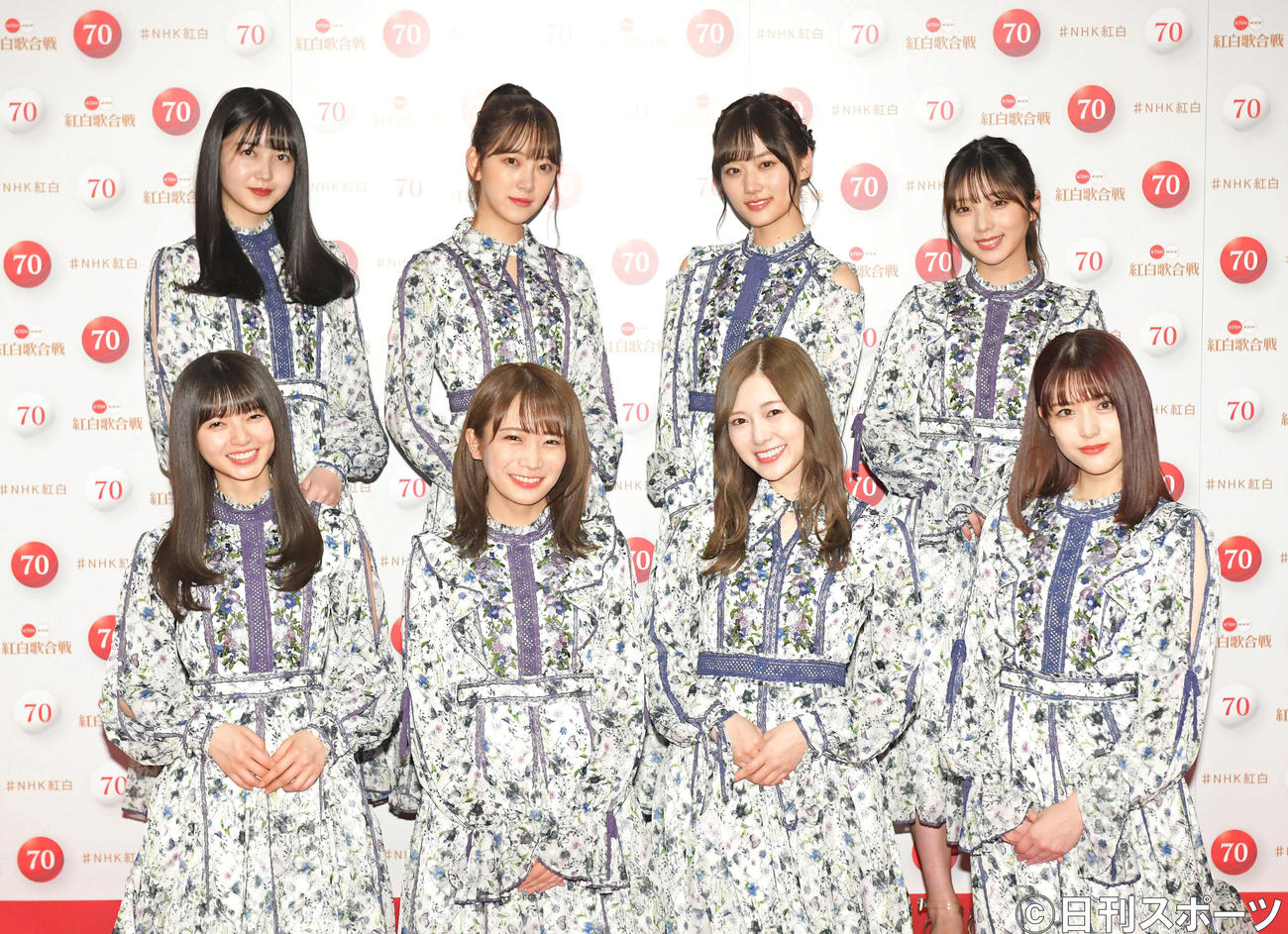 NHK紅白歌合戦のリハーサルを終え、笑顔で撮影に応じる乃木坂46（撮影・加藤諒）