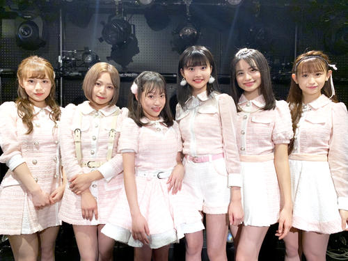 初の単独フリーイベントを行ったAnge　et　Folletta（アンジュ　エ　フォレッタ）。左からMika、Aoi、Miyuu、Rena、Kotomi、Minami