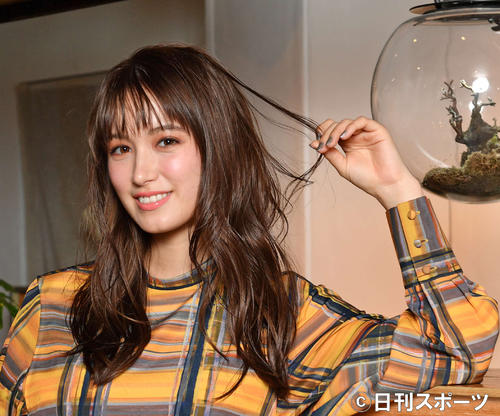 20歳の抱負を語ったトラウデン直美（撮影・柴田隆二）