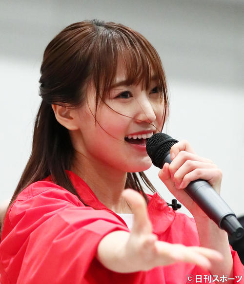 舞台「飛龍伝2020」の稽古を公開し、歌声を披露する菅井友香（撮影・足立雅史）