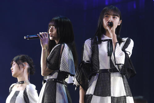 2年連続の台湾公演を開催した乃木坂46。中央左は齋藤飛鳥、同右は遠藤さくら