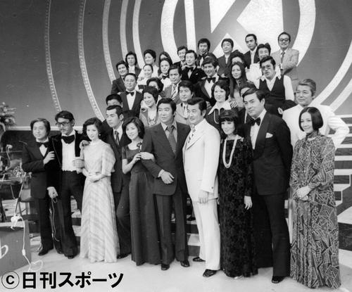 「日活スターこの素晴しき仲間たち」前列右から南田洋子、高橋英樹、浅丘ルリ子、小林旭、石原裕次郎、吉永小百合、渡哲也、松原智恵子、宍戸錠、長門裕之＝1977年4月20日