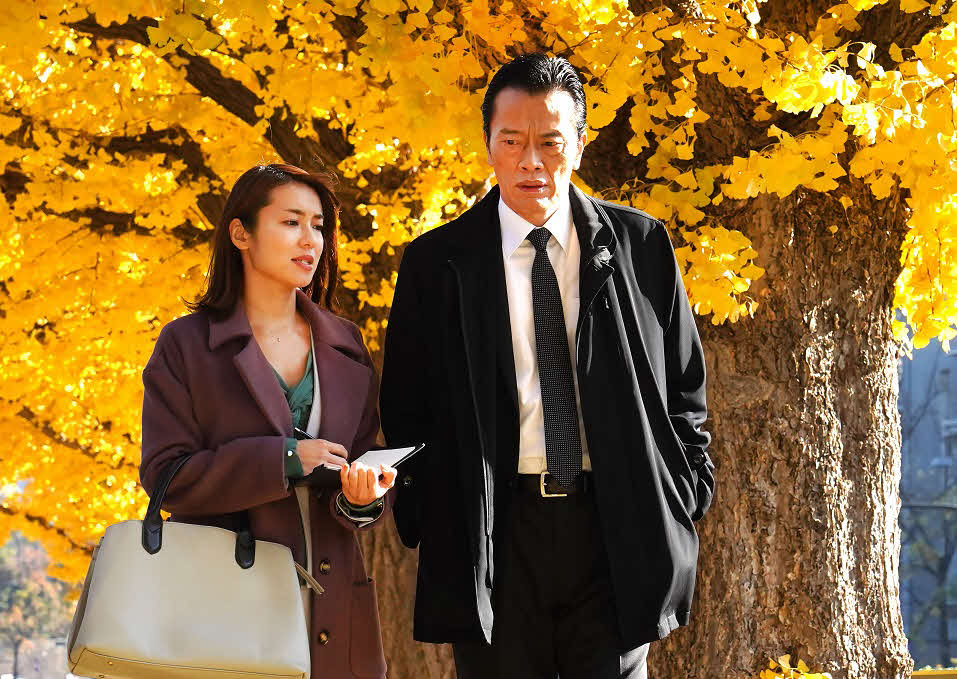 テレビ朝日系ドラマスペシャル「私刑人～正義の証明」に出演する内山理名（左）と遠藤憲一