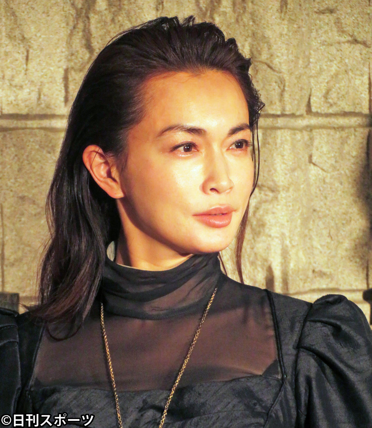 舞台「メアリー・スチュアート」公開舞台稽古に出席した長谷川京子（撮影・川田和博）