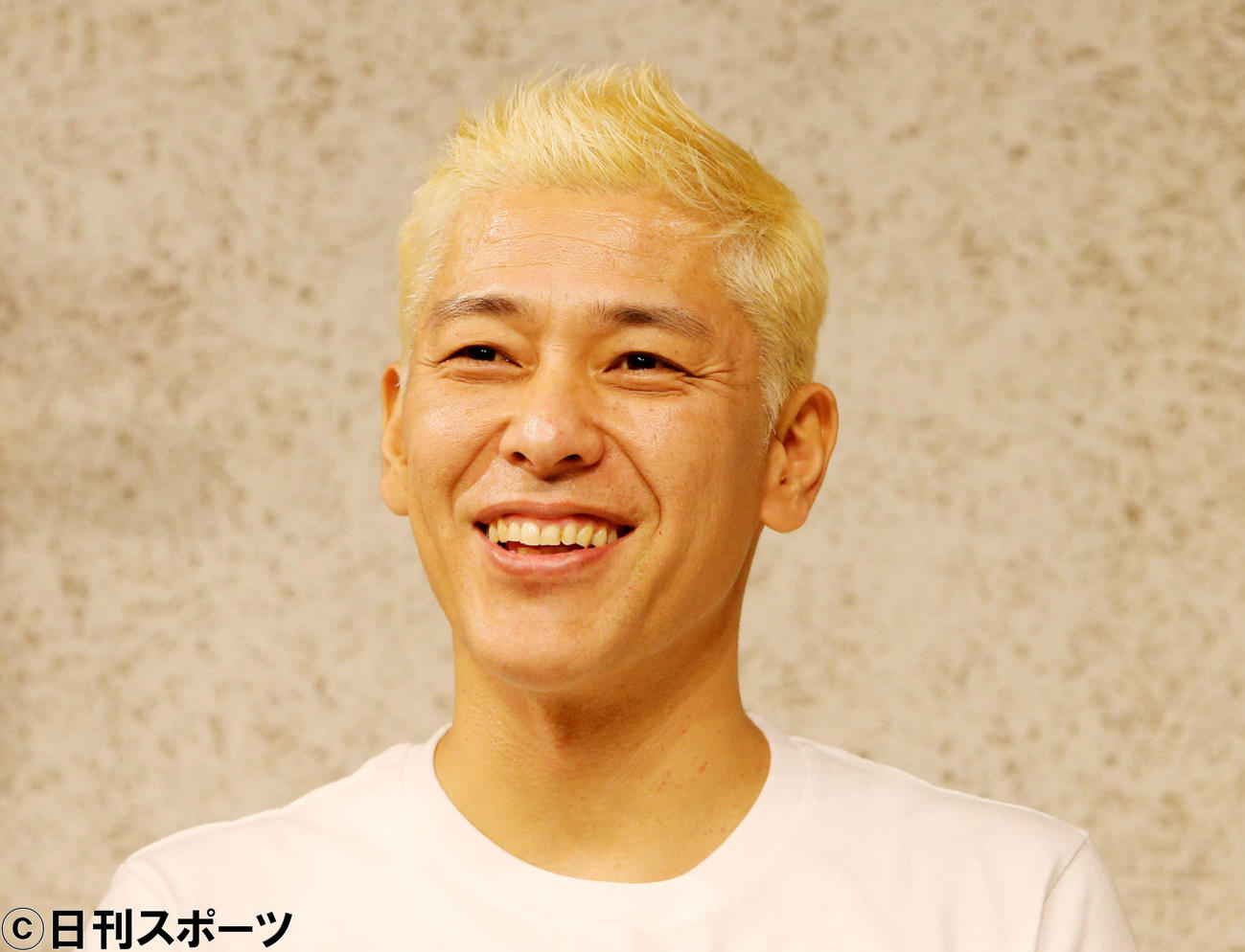 記者会見する田村亮（撮影・鈴木正人）