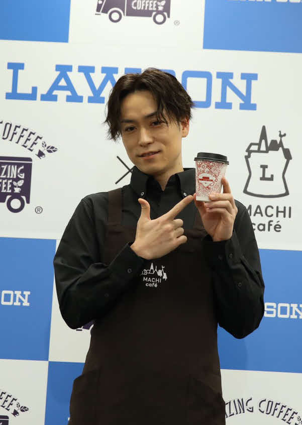 「アメージング　チョコモ～モ～　THE　SECOND」発表会に出席したEXILE　TETSUYA