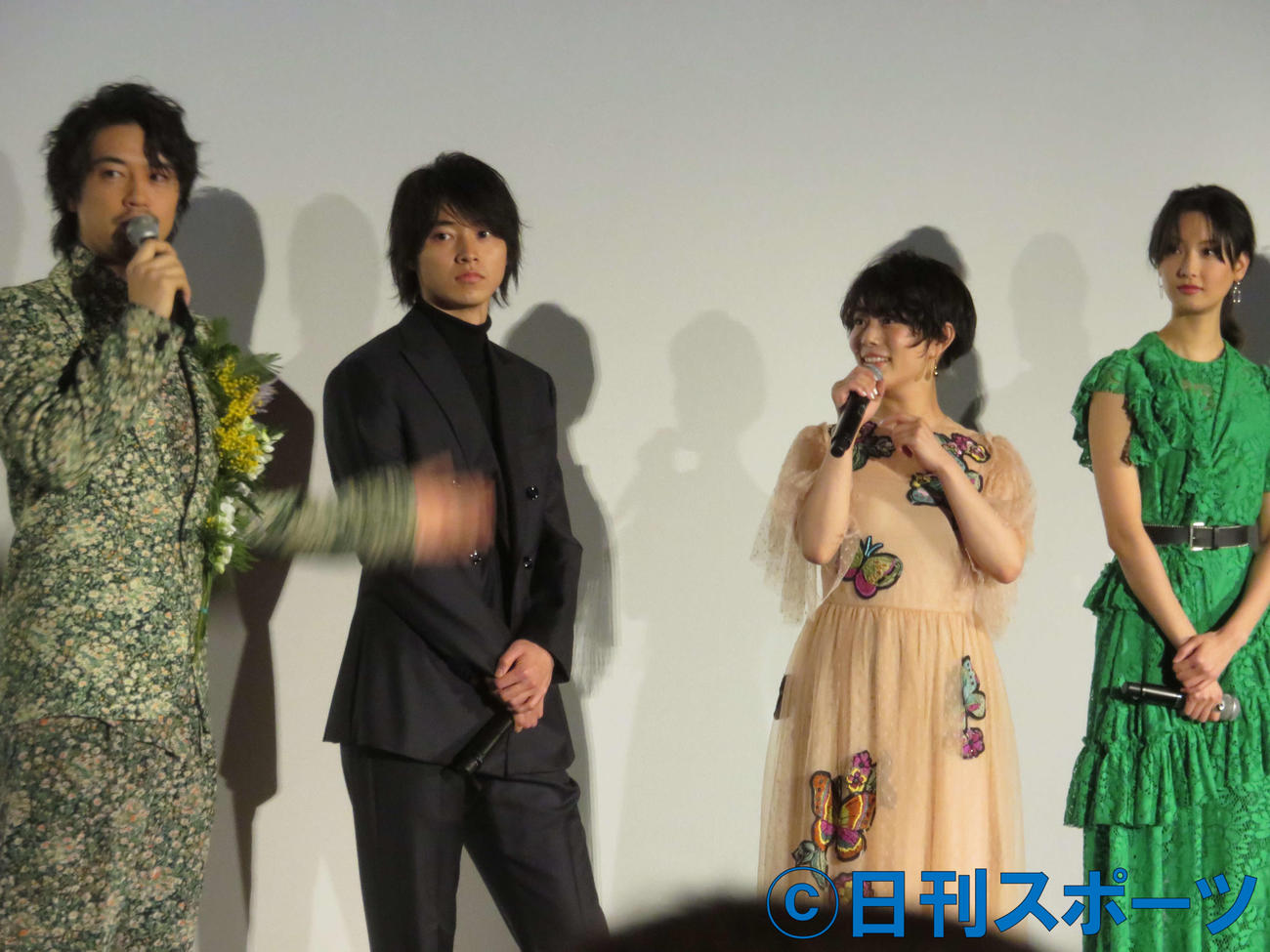 左から斎藤工、山崎賢人、高畑充希、菜々緒