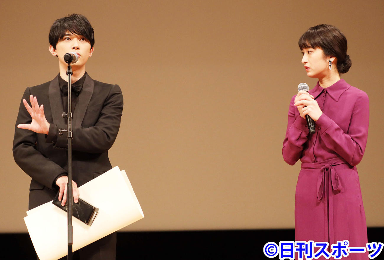 「キングダム」で助演男優賞を受賞する吉沢亮（左）と門脇麦（撮影・河田真司）