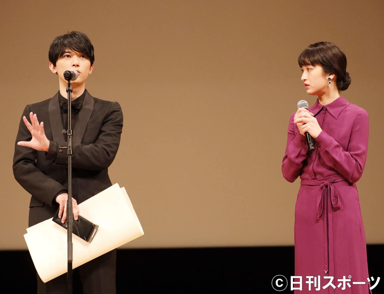 「キングダム」で助演男優賞を受賞する吉沢亮（左）と門脇麦（撮影・河田真司）