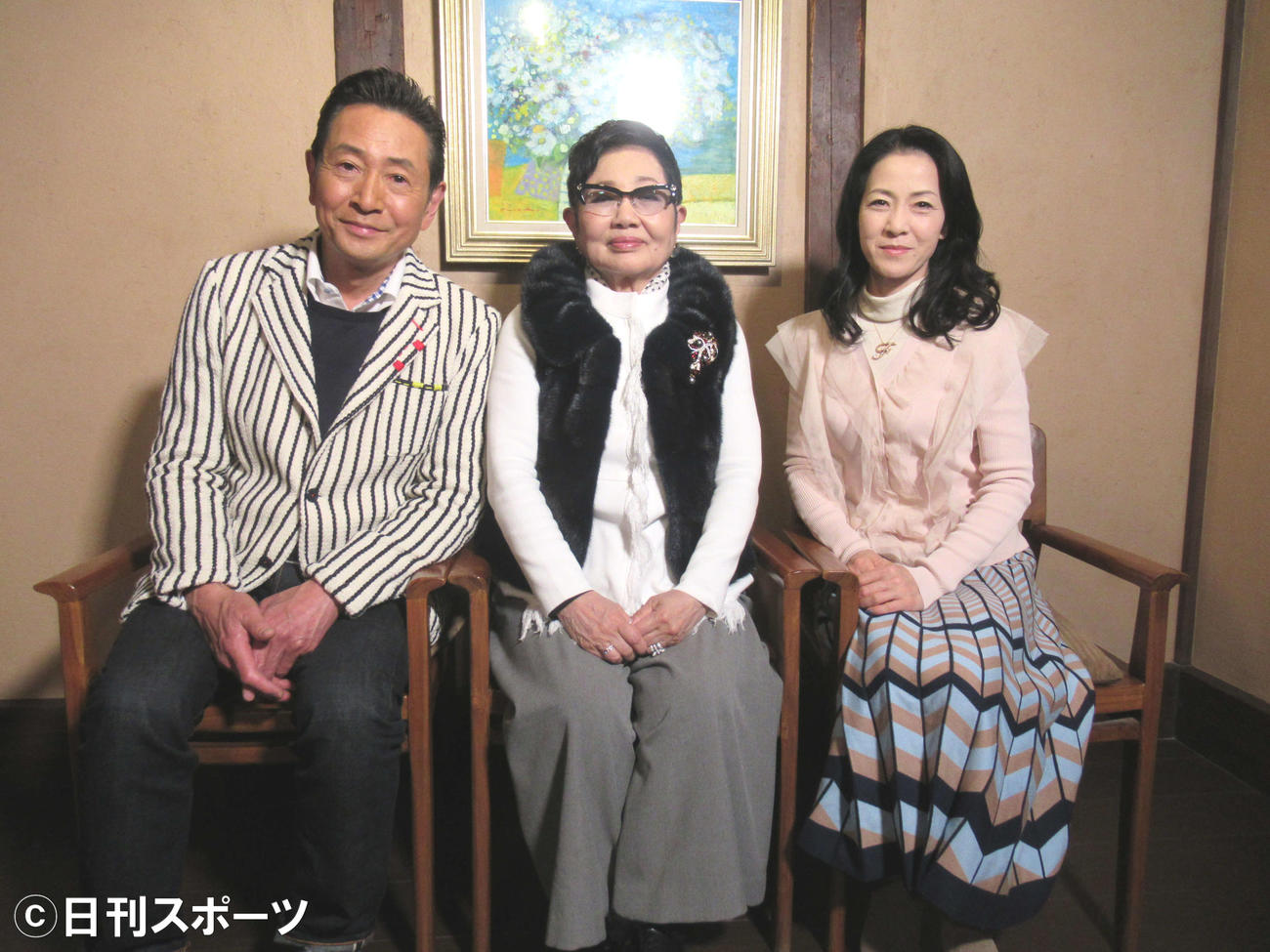 テレビ大阪「おとな旅あるき旅90分スペシャル」の収録を行った左から三田村邦彦、泉ピン子、坂本冬美（撮影・星名希実）