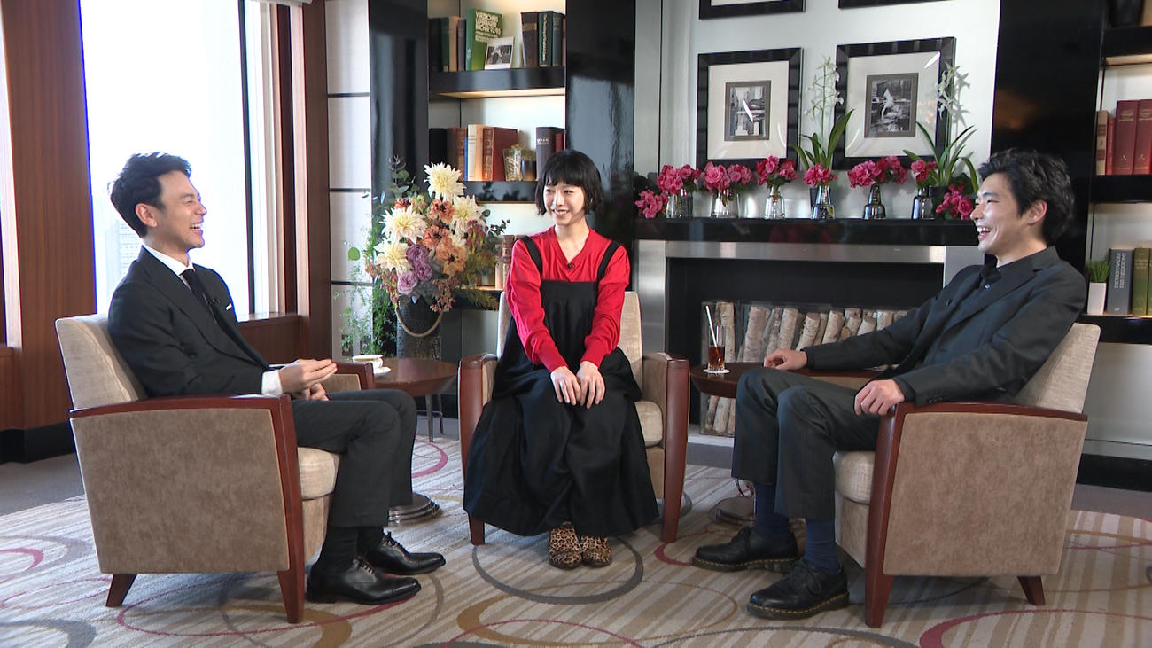 フジテレビ系「ボクらの時代」で語り合う、左から妻夫木聡、夏帆、柄本佑（C）フジテレビ