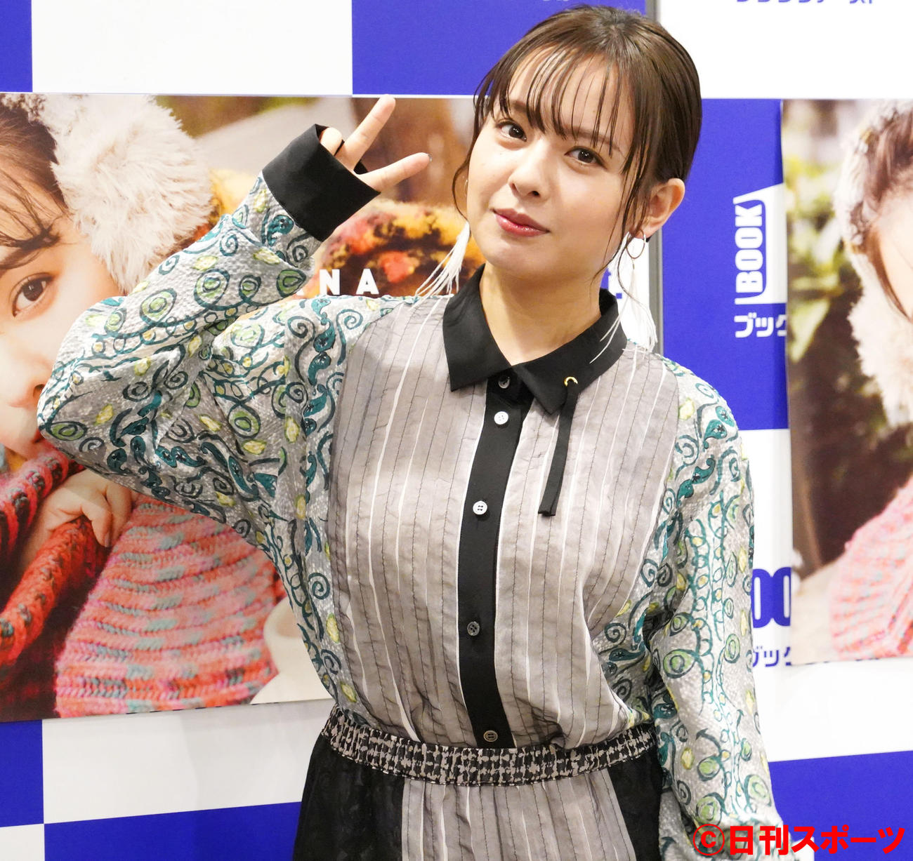 カレンダー「NANA　YAMADA　Calendar　2020.04～2021.03」の発売イベントをもつ山田菜々（撮影・佐藤成）