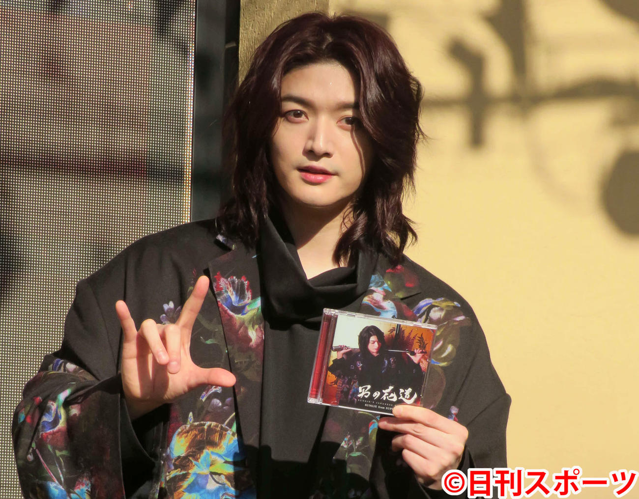 アルバム「男の花道」の発売記念イベントを行ったソンジェ