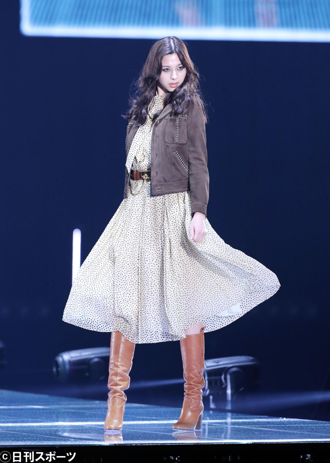 「マイナビ　トーキョーガールズコレクション2020」で華麗にランウェーを歩く中条あやみ（撮影・垰建太）