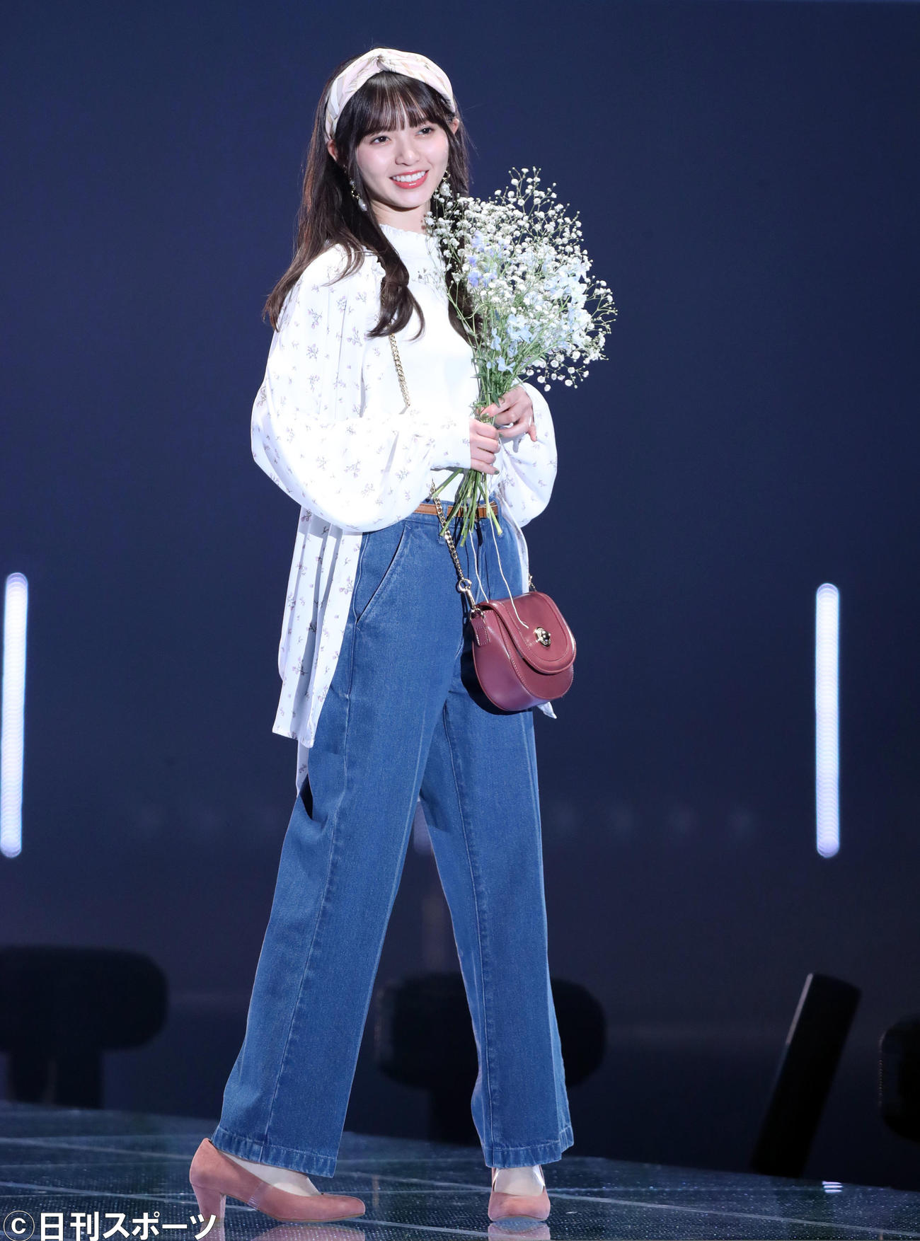「マイナビ　トーキョーガールズコレクション2020」で華麗にランウェーを歩く乃木坂46の齋藤飛鳥（撮影・垰建太）
