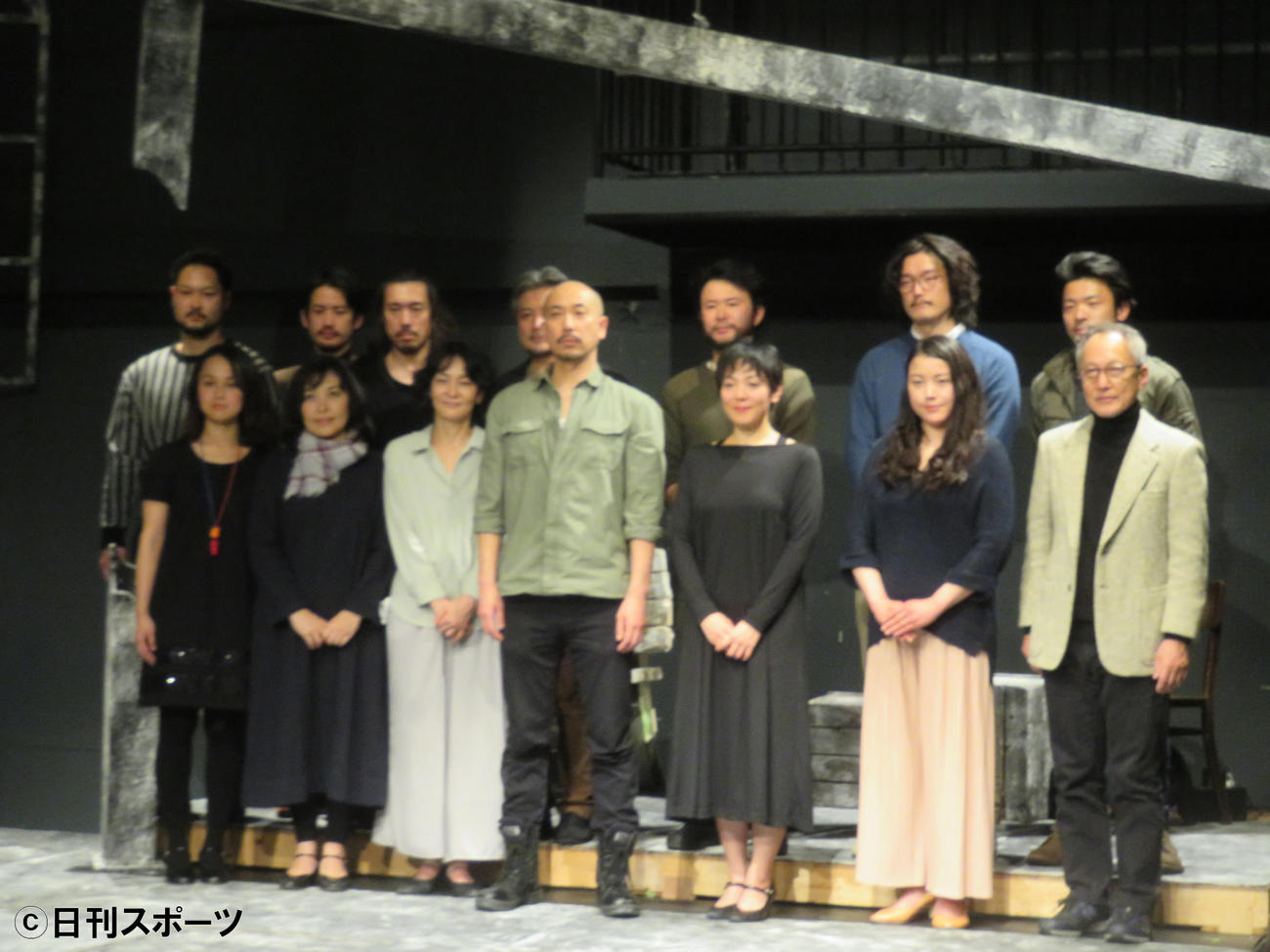 「マクベスの悲劇」に出演する俳優たち