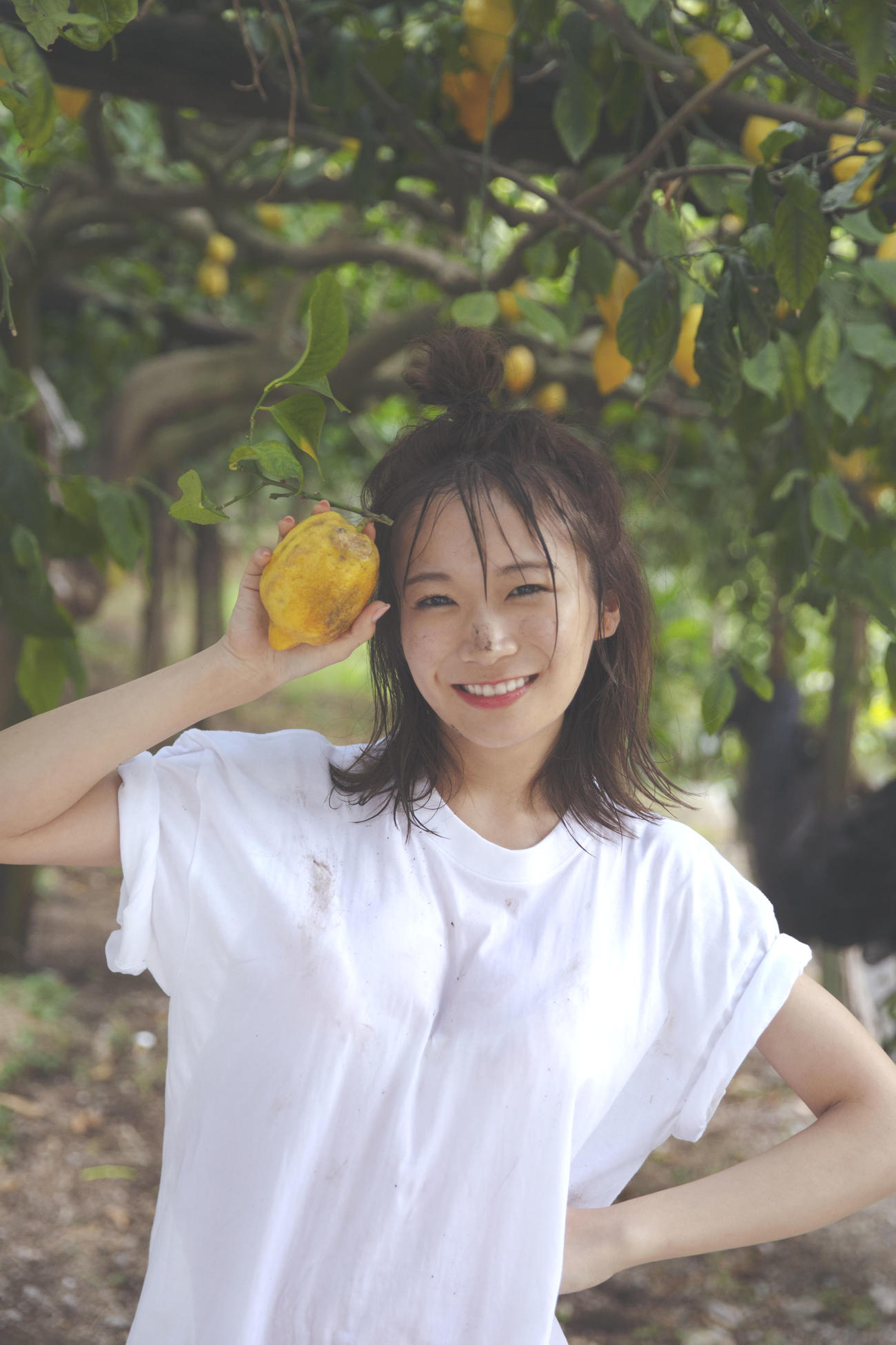 秋元真夏セカンド写真集の先行カット「撮影／倉本GORI」