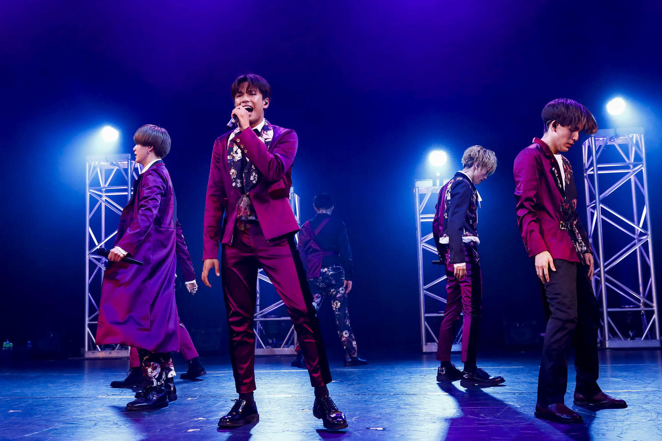 解散ライブに臨んだPRIZMAX。手前はボーカル森崎ウィン