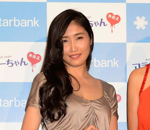 峰なゆか（15年9月撮影）