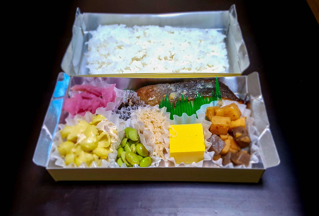ロケ弁で人気の金兵衛の銀ダラ西京焼き弁当。1200円