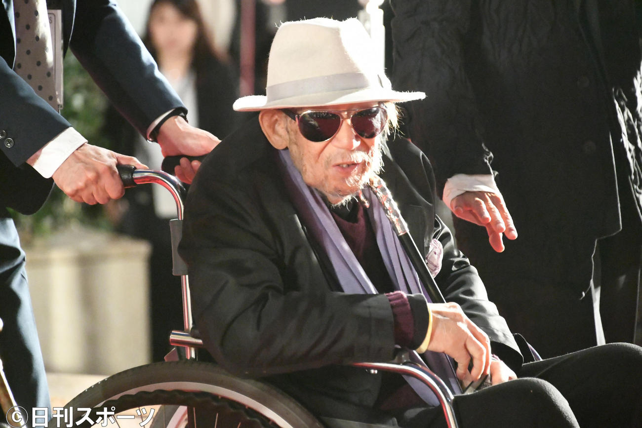 第32回東京国際映画祭のレッドカーペットで、ガンから復帰した大林宣彦監督（2019年10月28日撮影）