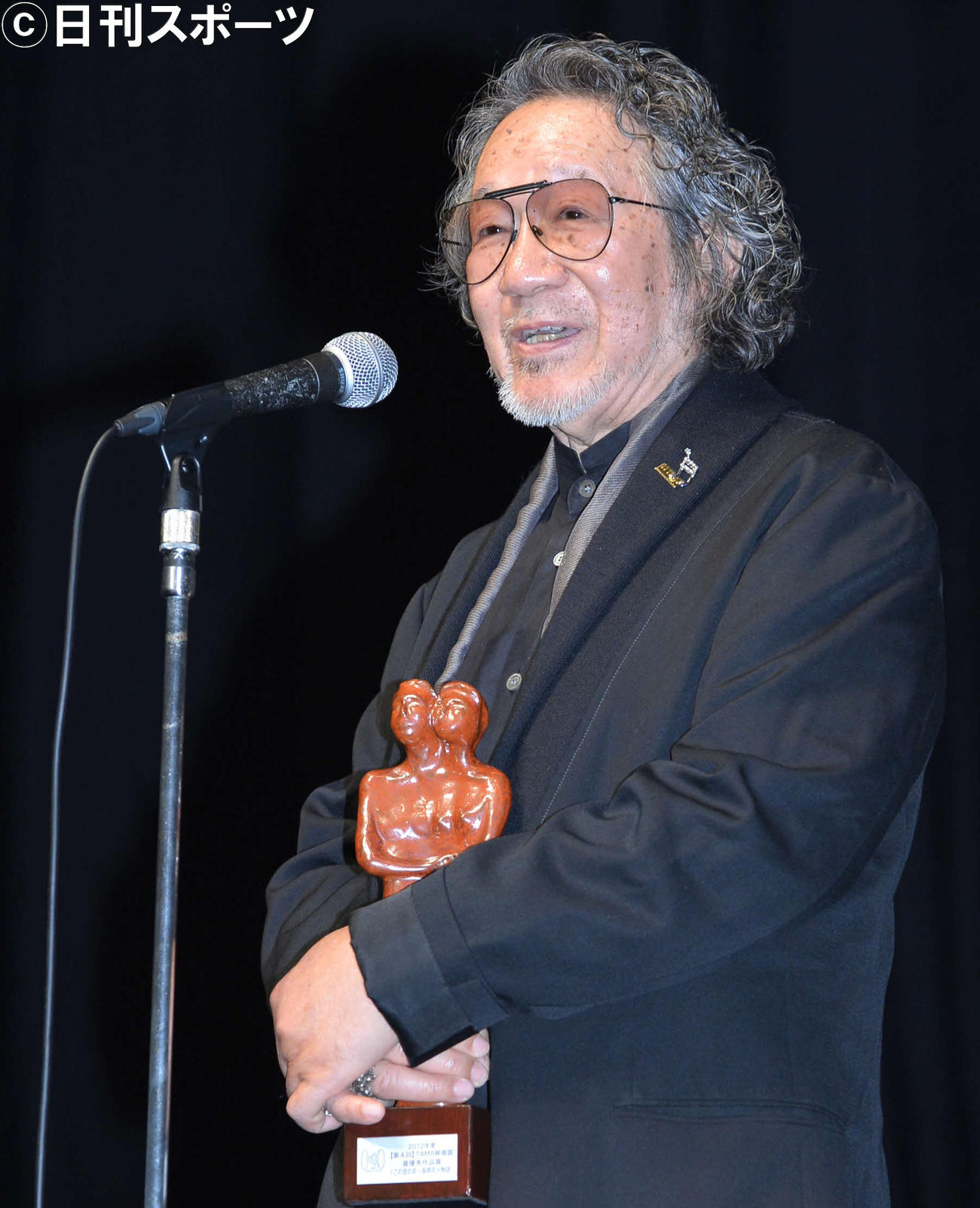 第4回TAMA映画賞授賞式で「この空の花　ー長岡物語」で最優秀作品賞を受賞した大林宣彦監督（2012年11月23日撮影）