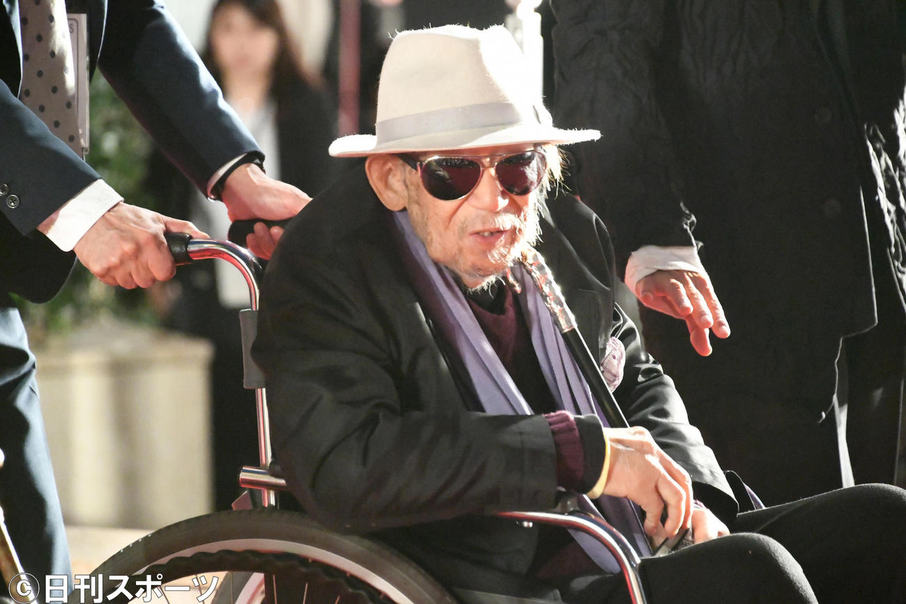 第32回東京国際映画祭のレッドカーペットで、がんから復帰した大林宣彦監督（2019年10月28日撮影）