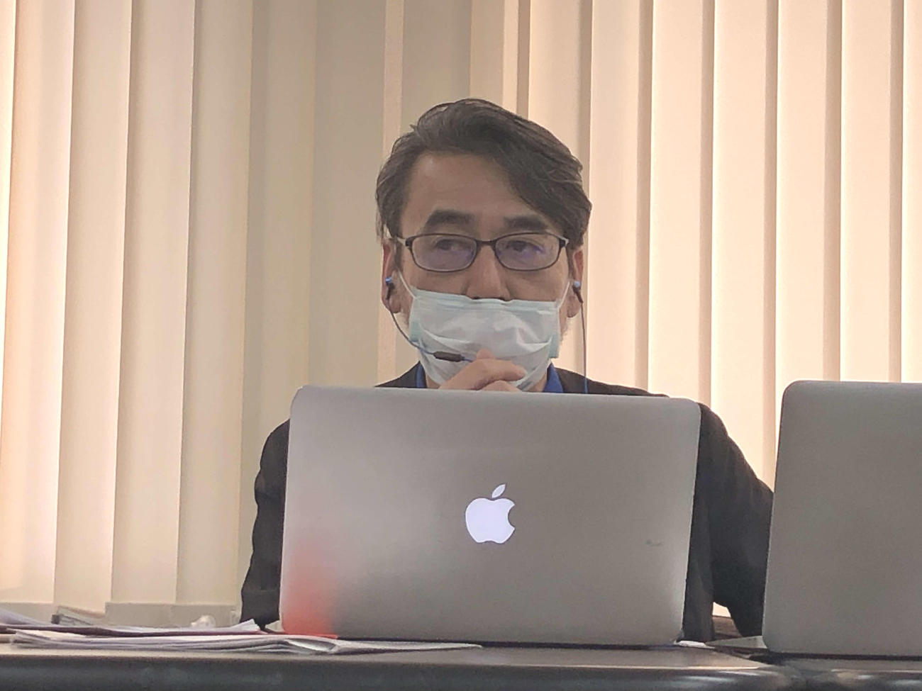 「＃SAVE　THE　CINEMA　ミニシアターを救え！」のオンライン会見に出席した諏訪敦彦監督（主催者提供）