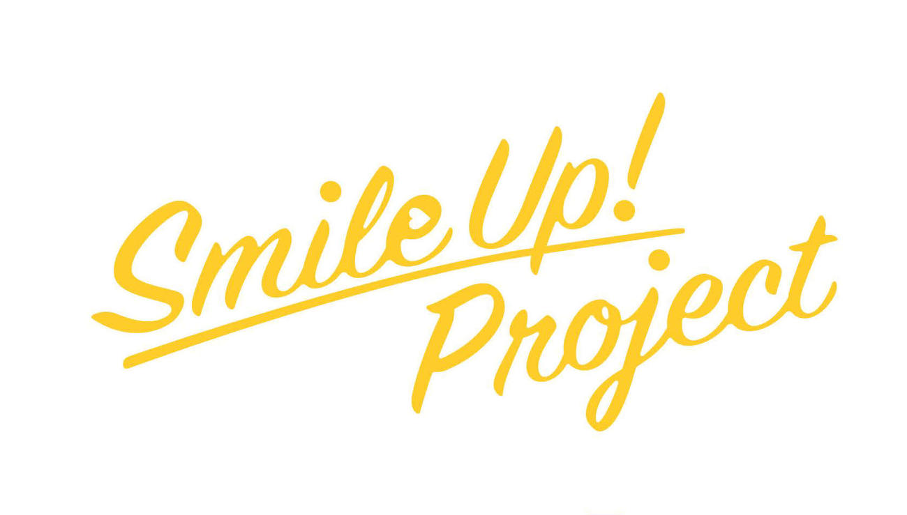 ジャニーズグループの新型コロナウイルス感染拡大に対する支援活動「Smile　Up！　Project」のロゴ