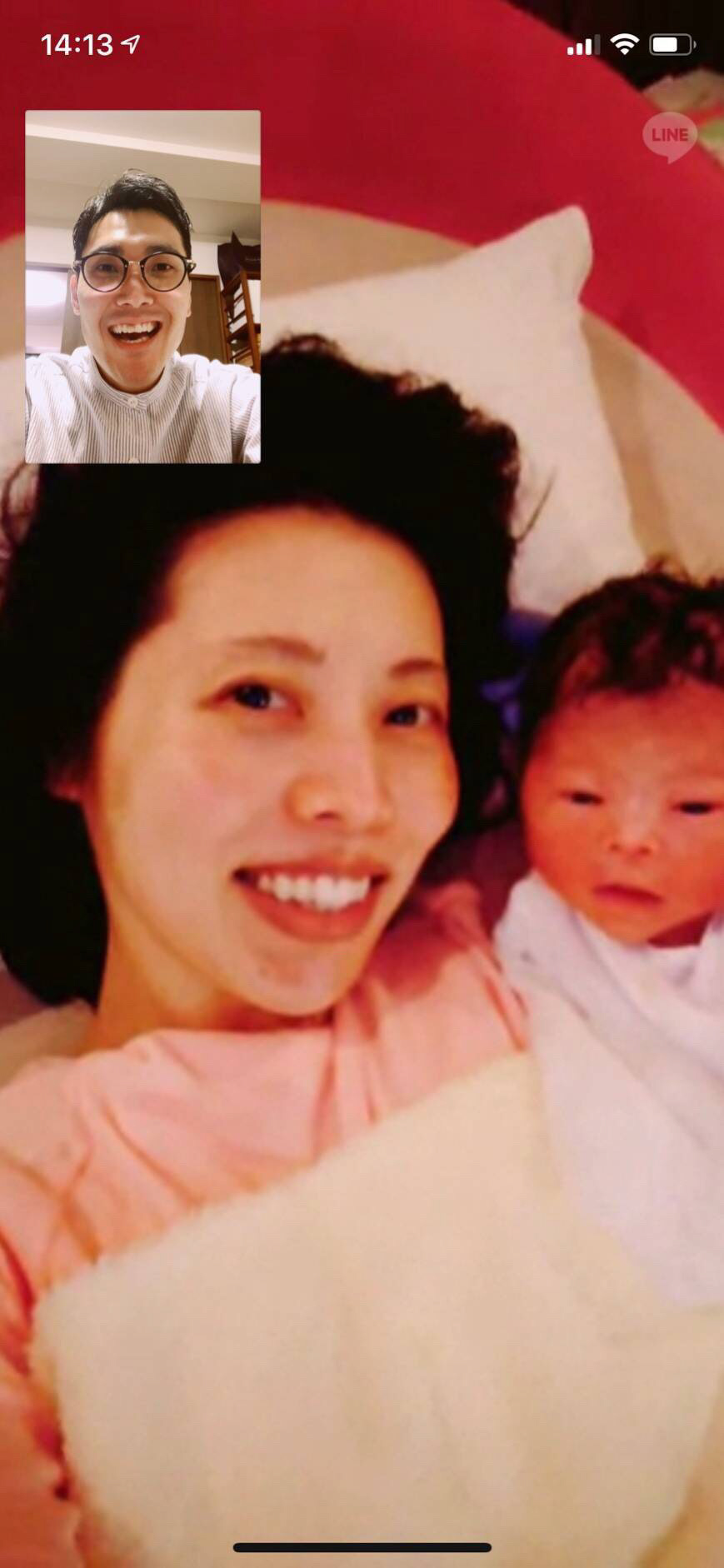 第1子女児の誕生を報告したお笑いトリオ「ハナコ」の菊田竜大（左）と妻のお笑いコンビ「ハルカラ」の和泉杏