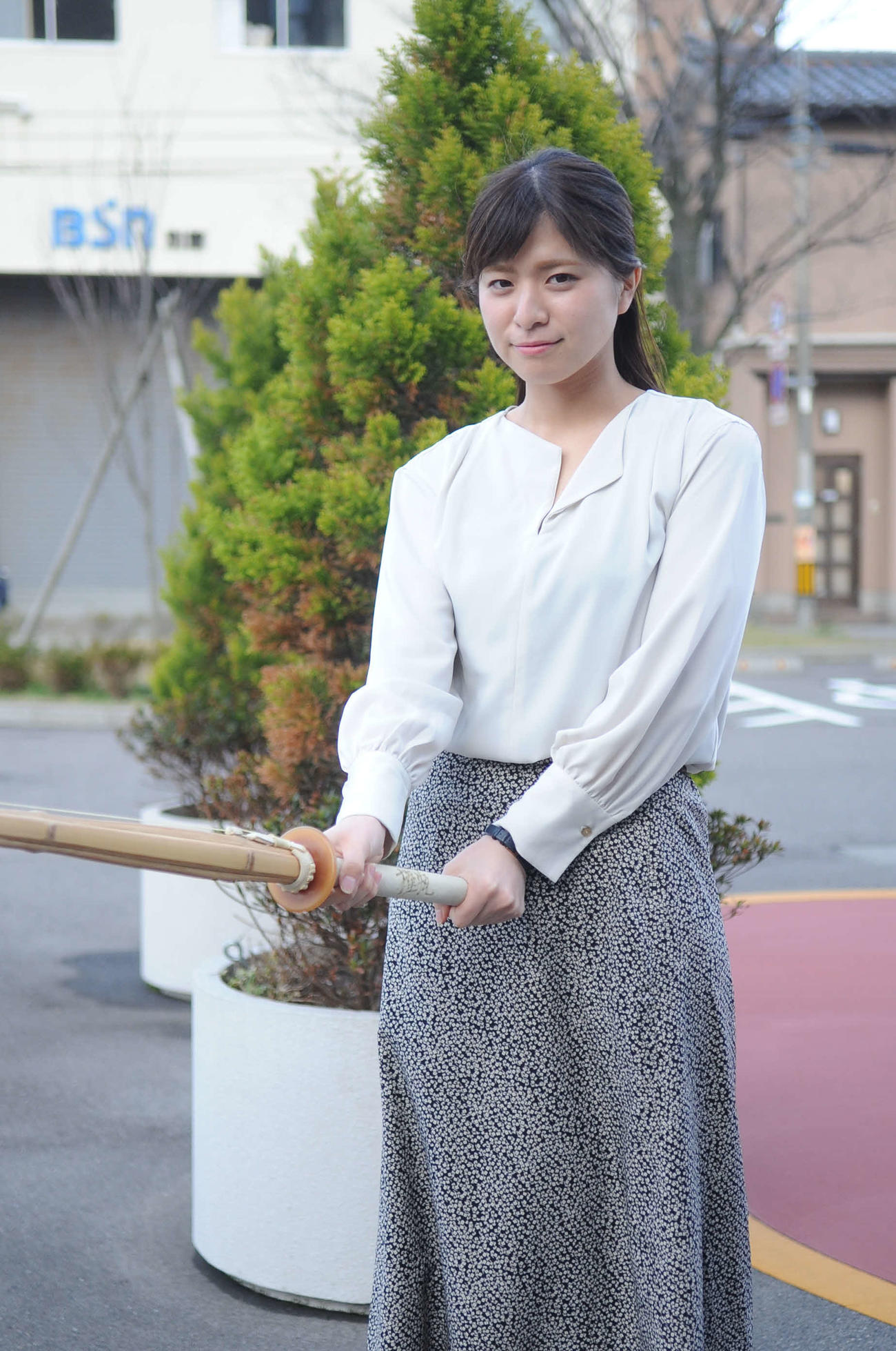 剣道3段のBSN大塩アナ。竹刀を手にすると表情は自然と引き締まる