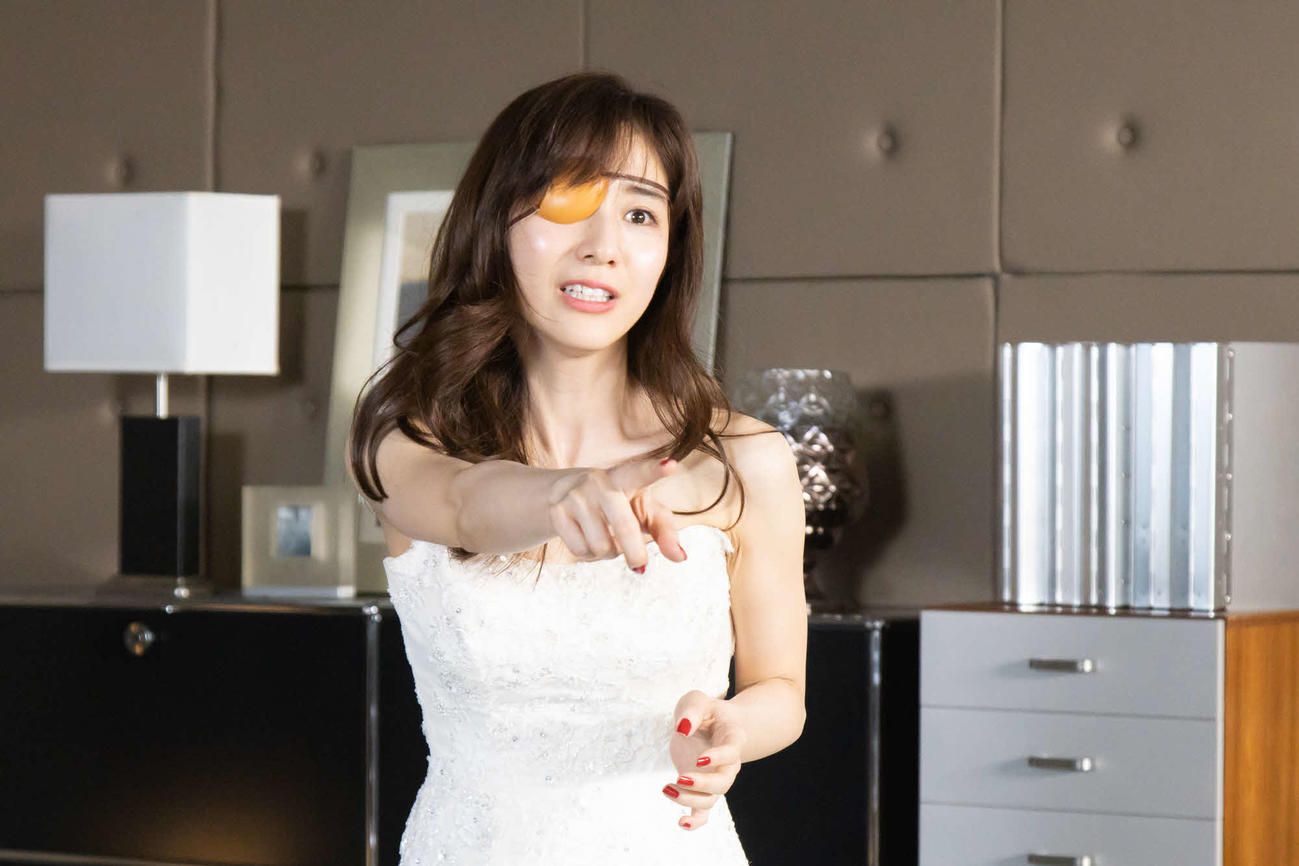 テレビ朝日系ドラマ「M　愛すべき人がいて」の第4話でウエディングドレス姿を披露する田中みな実（C）テレビ朝日／AbemaTV,Inc．