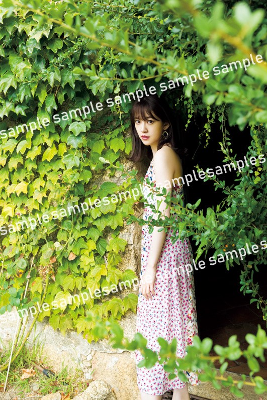 堀未央奈セカンド写真集「いつかの待ち合わせ場所」のポストカード