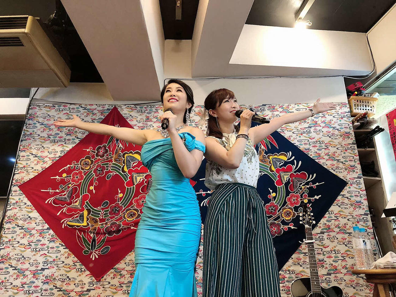 歌手の前田瑠美（左）とTomo＿yo（右）が「るみともTV」を開設してユニークバトルを発信（写真は昨年の都丸悠同門会で）