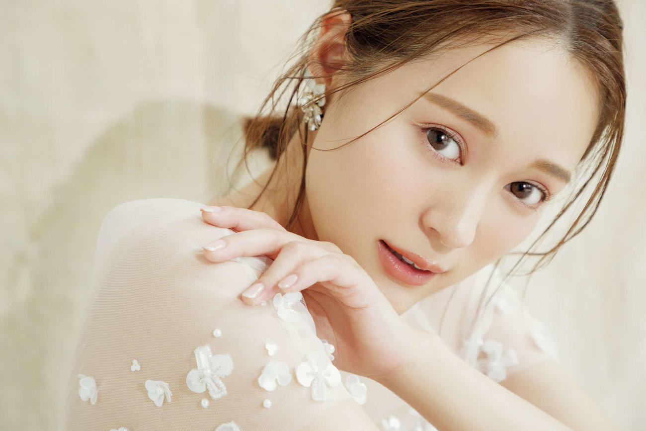 「CanCam」7月号で結婚を報告したchay