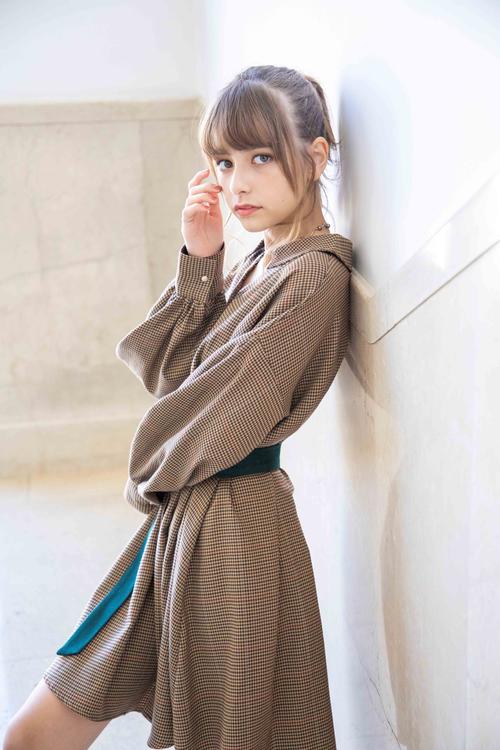 「ViVi」専属モデルとして活動することが分かった嵐莉菜