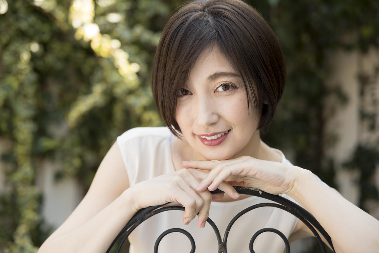 DVD「Twin　Venus」でショートカットにした熊田曜子