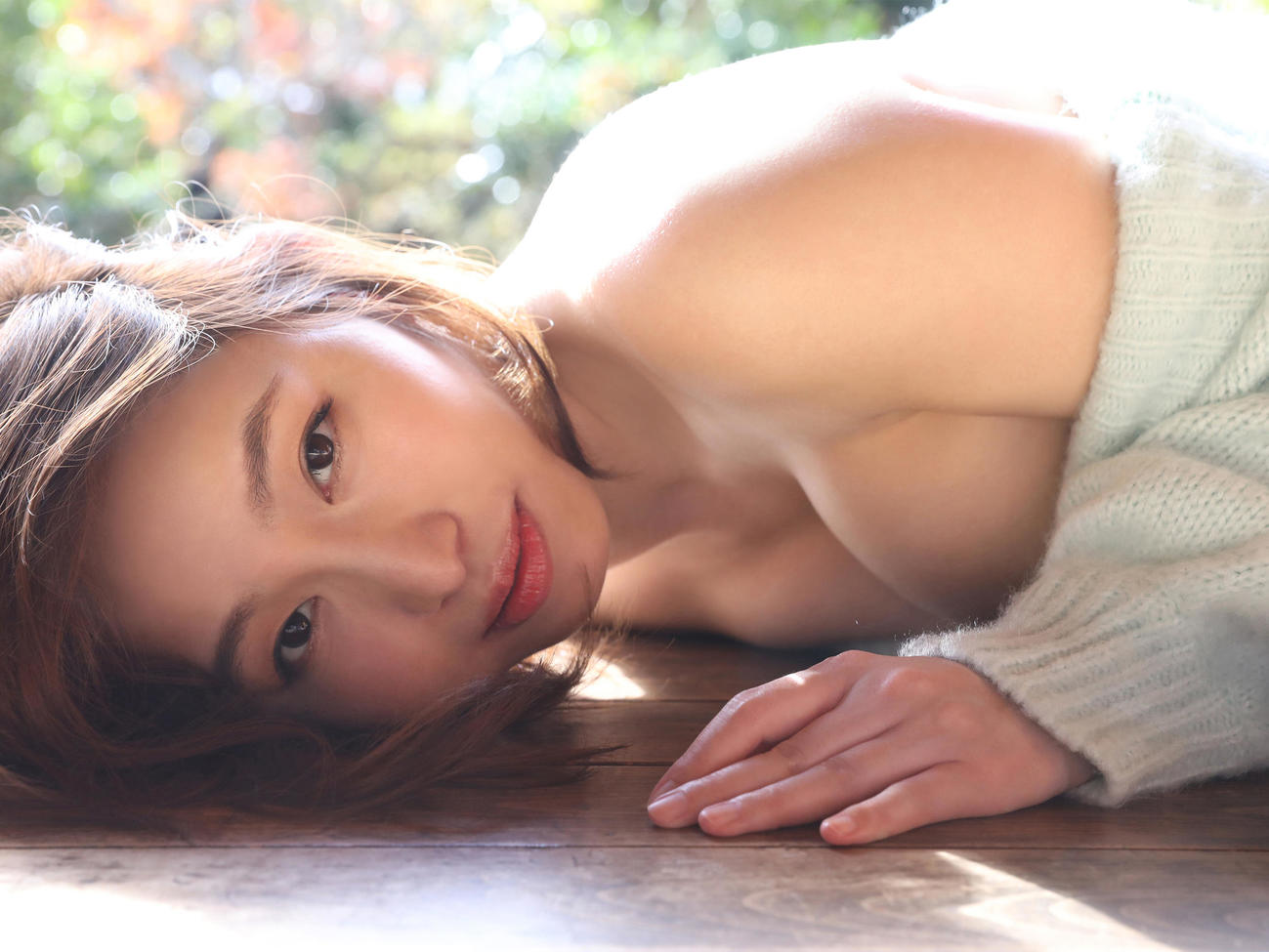 デジタル写真集「一泊二日、わけありな旅」を発売する塩地美澄