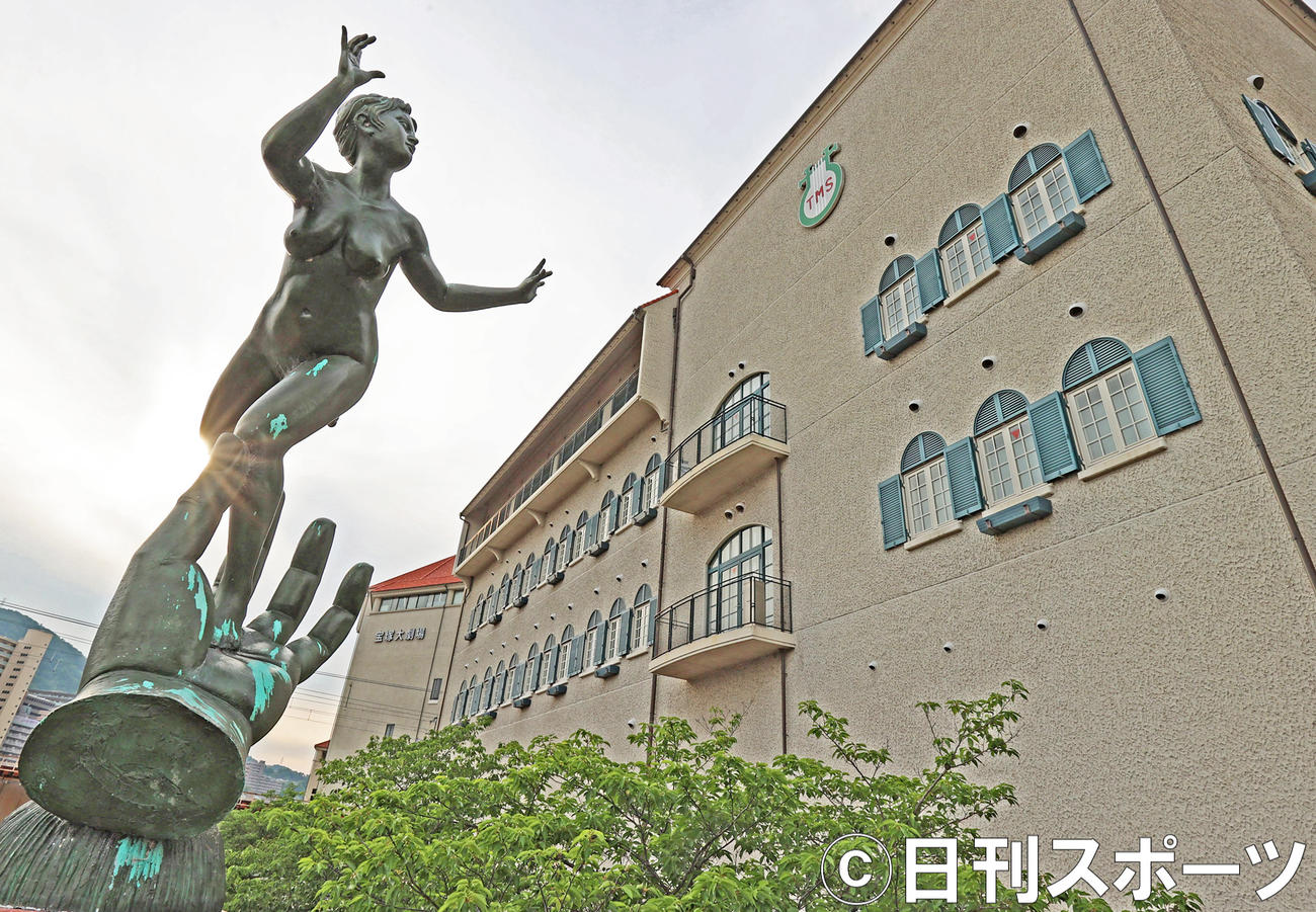 6月5日に入学式が行われることになった宝塚音楽学校（撮影・清水貴仁）
