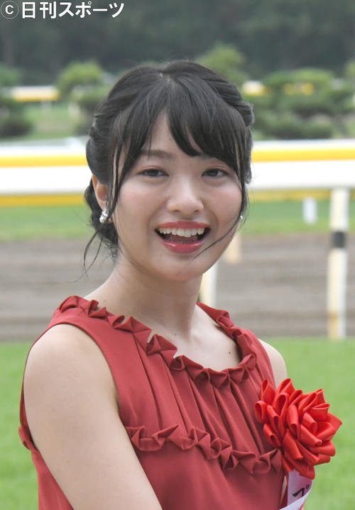 北原里英