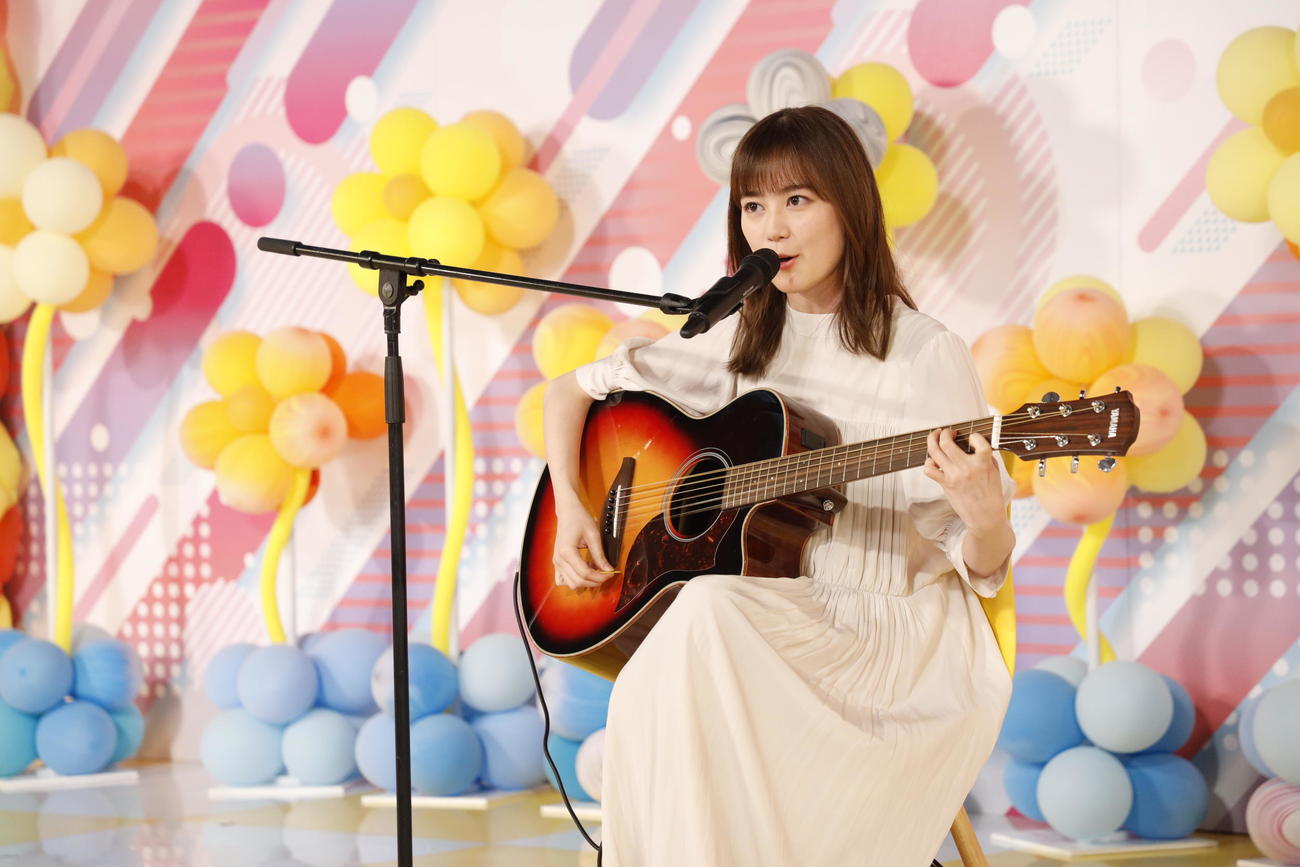 ABEMA「乃木坂46時間TV」でギターの弾き語りを披露した生田絵梨花