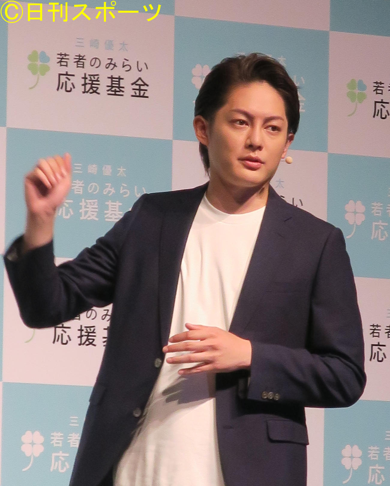 「三崎優太　若者のみらい応援基金」の設立を発表する実業家、三崎優太氏